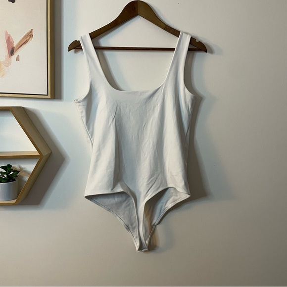 Abercrombie and Fitch White Bodysuit Large - Picture 2 of 3
